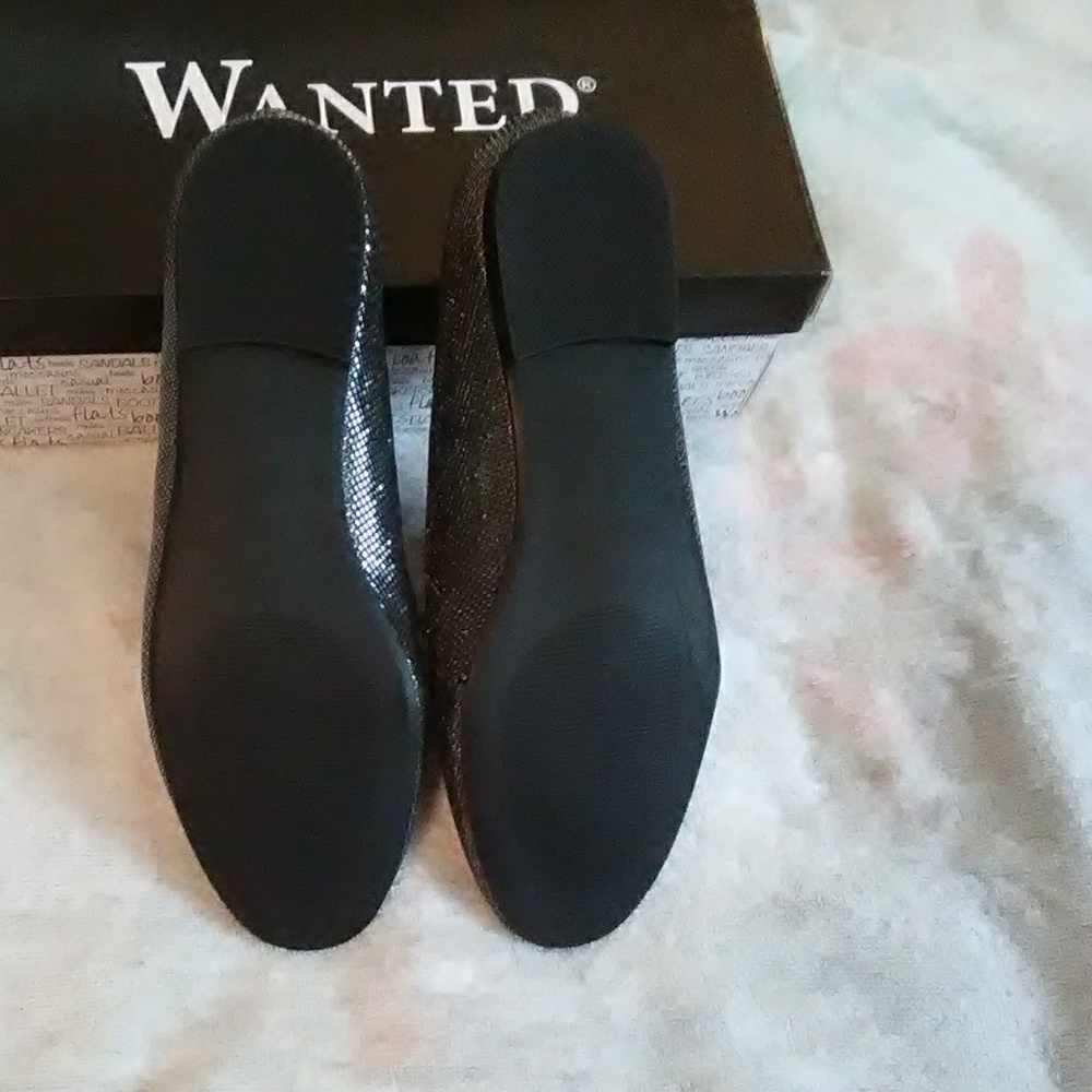 Shoes - Picture 2 of 3
